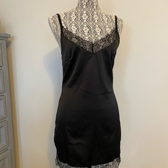 Dresses & Skirts - Silky lace slip dress size S